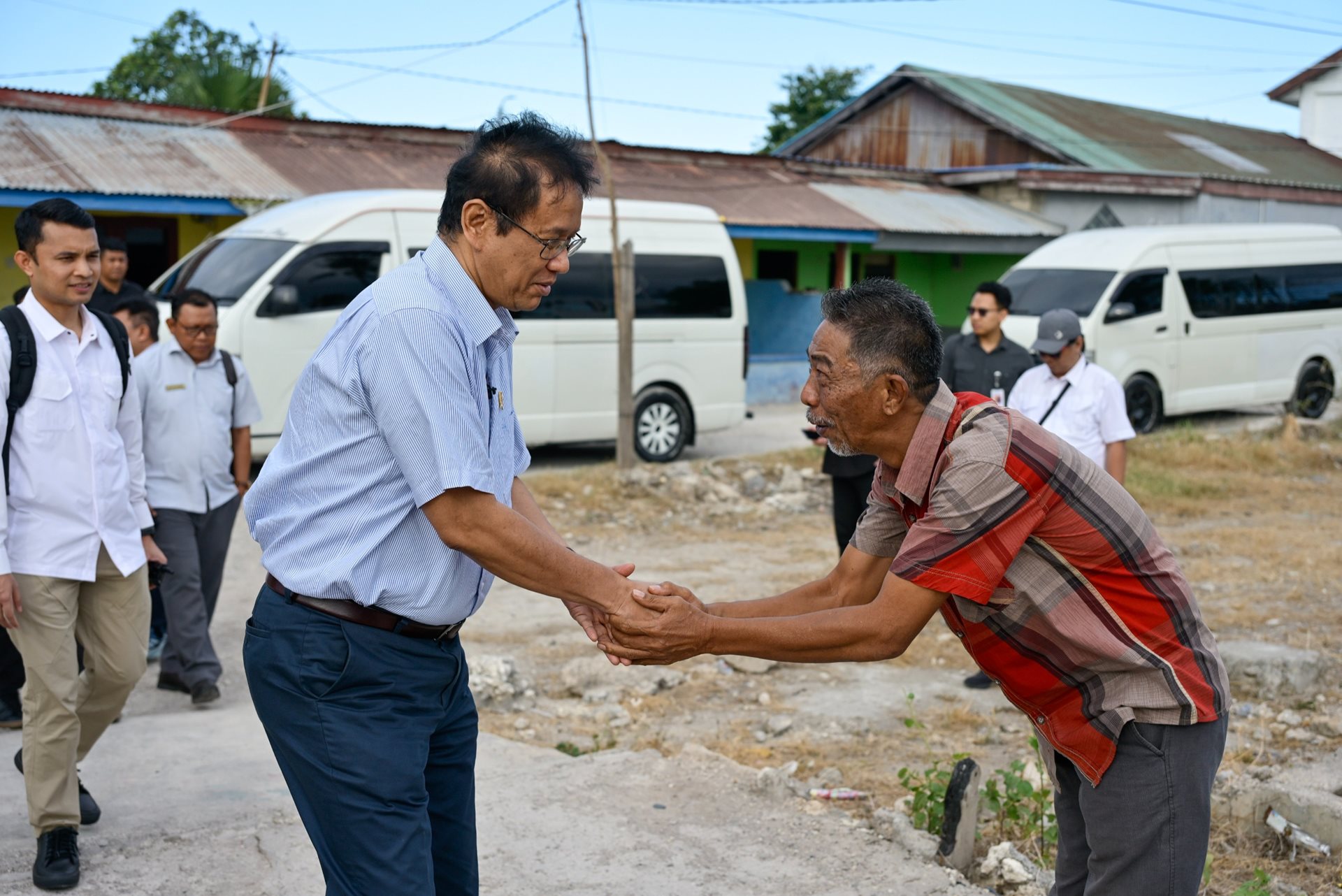 Temui Warga Terdampak Tumpahan Minyak Montara di NTT, Menkeu Siapkan Tim Riset Pemulihan Lingkungan