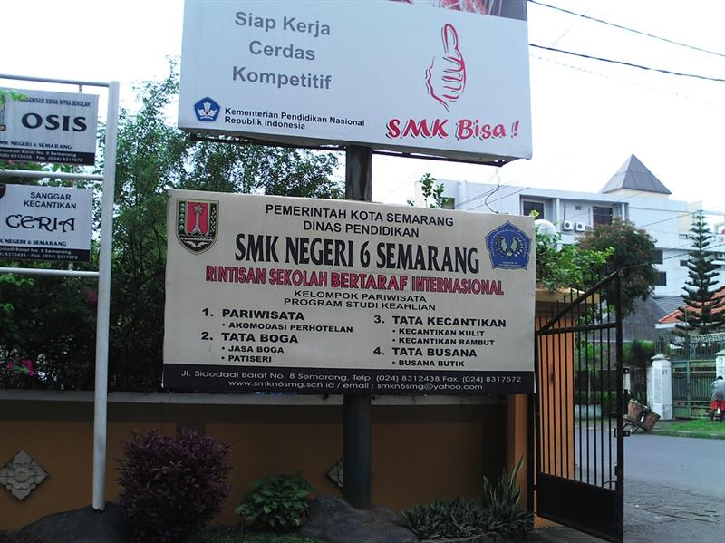 693 Siswa dan 14 Guru SMKN 6 Semarang Diduga Keracunan MBG, Dinkes Kota Semarang: Sudah Ditangani dan Akan Diselidiki