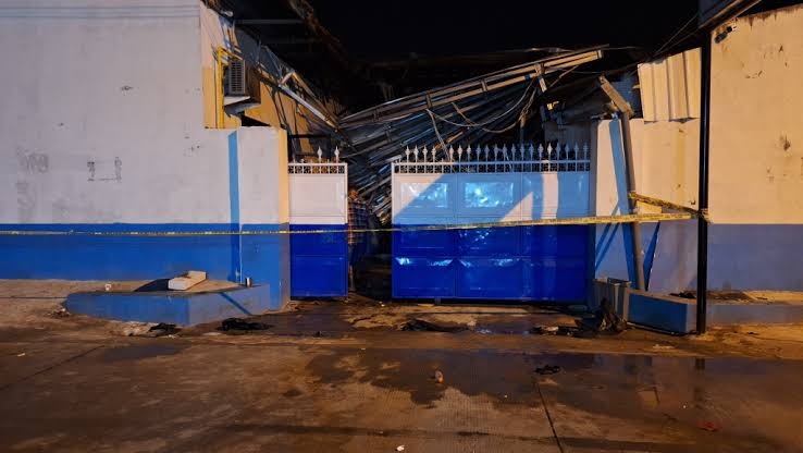 5 Orang Luka Akibat Ledakan dari Atap Bangunan Runtuh dan Kebakaran, Satpam SPPG Mojokerto: Sedang Perbaiki Gas Elpiji