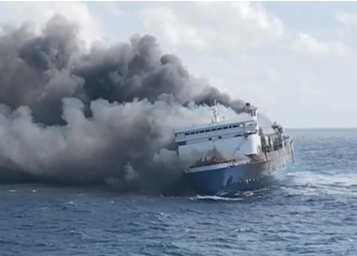 KMP Mutiara Sentosa 2 Terbakar di Laut: Lima Meninggal, 41 Masih Hilang