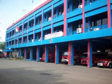 2 Pekerja Proyek Normalisasi Saluran Tertimpa Material Turap Dievakuasi Sudin Gulkarmat Jaktim