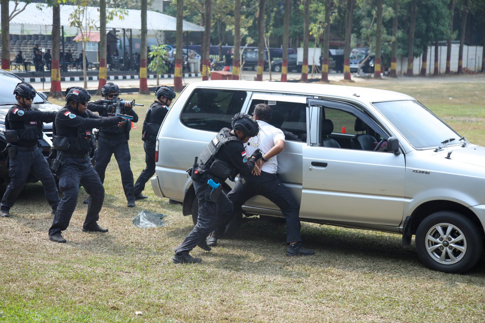 Tim Dakjar BNN Unjuk Kebolehan Simulasi Lenyapkan Sindikat Sabu di Brimob Kelapa Dua