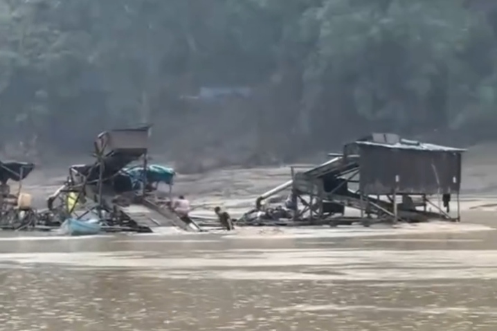 Legalitas Aktivitas Tambang Emas di Sungai Barito Kalteng Dipertanyakan