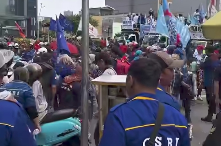 Demo Buruh di Bundaran HI Selesai, Polisi Apresiasi Massa yang Tertib