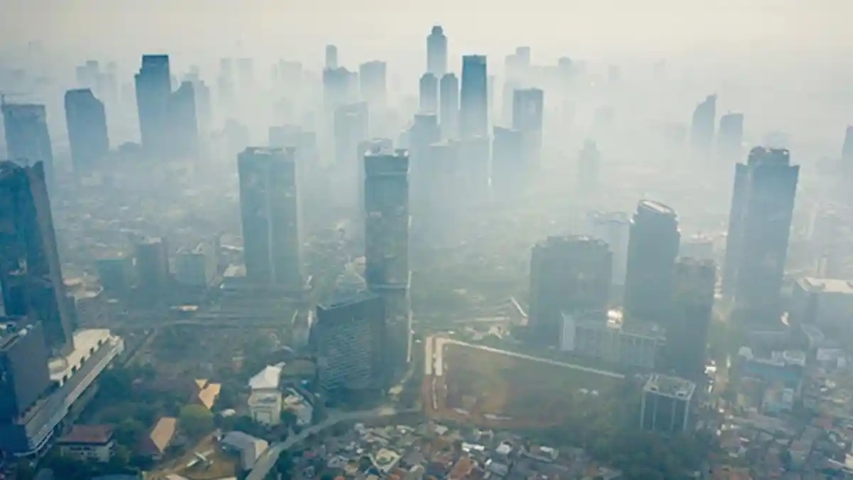 Udara Jakarta Tercemar, Balita dan Lansia Diimbau Tidak Keluar Rumah