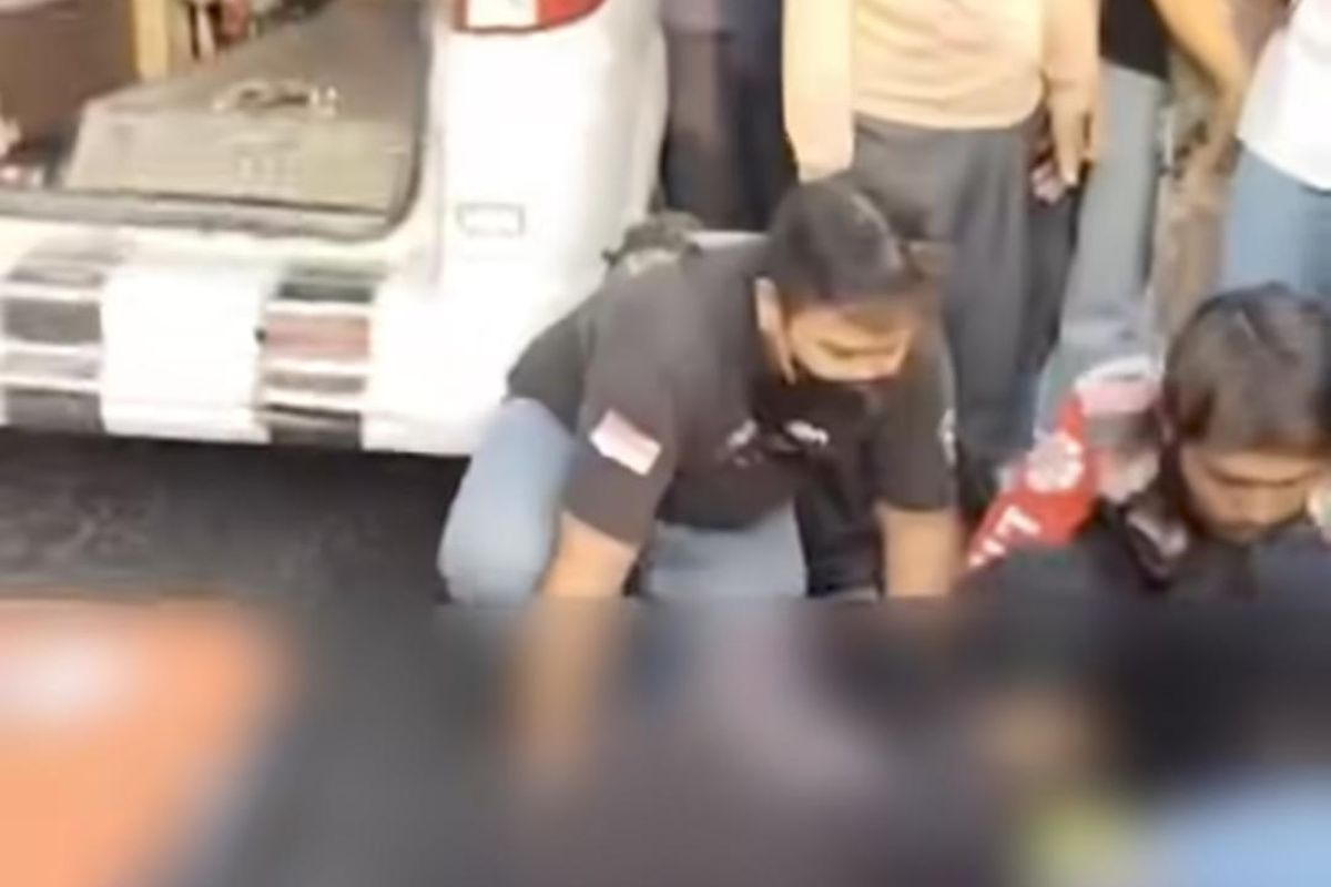 Kronologi Tubuh Gadis Ramping Itu Terlindas Roda Bus Transjakarta
