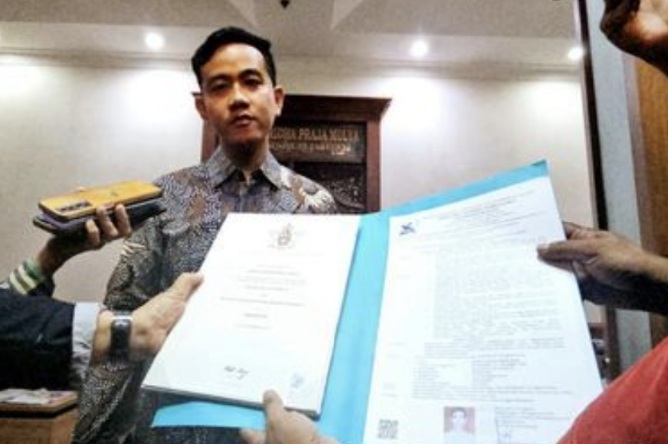 Analisa Primbon Jawa: 99 Persen Denny Akan Menangkan Gugatan (Kecuali Ada Kecurangan)