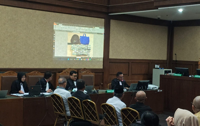 Sidang Kasus Kuota Haji: Jaksa Cecar Zainal Abidin soal Tumpukan Uang Dolar