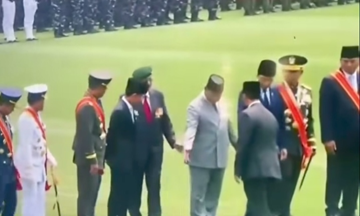 Menjelang Putusan MK, Gestur Jokowi dan Prabowo Jadi Sorotan