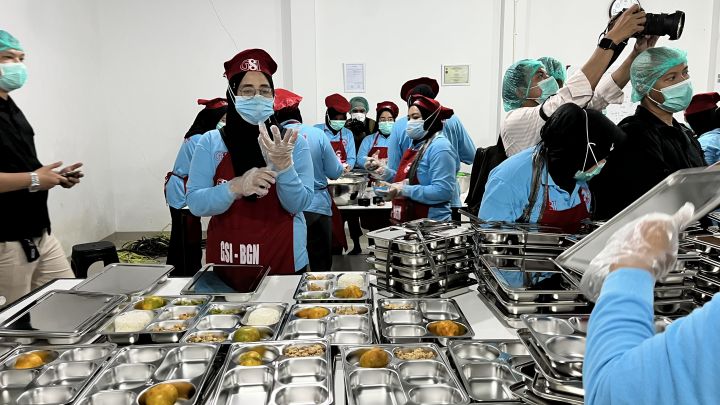 Ribuan Mitra SPPG Unjuk Rasa di Gedung DPR, Minta Kepastian Hukum dan Pencabutan Moratorium Dapur MBG
