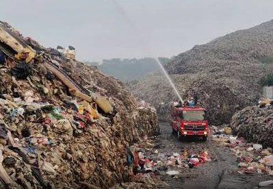 Bantargebang Siaga Ledakan: Emisi Metana Tembus 6,3 Ton/Jam, Petugas Pemadam Bergerak Cepat