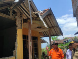 Data Sementara: 700 Rumah dan 73 Bangunan Fasiltas Umum Rusak Terdampak Gempa Bandung, 82 Warga Luka 