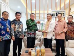 Perkuat Sinergi Zakat dan Wakaf, Dirut Bank Kalbar Kunjungi Kantor Kemenag
