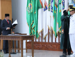Dilantik Sebagai Pj Gubernur NTT, Mendagri Minta Andri Nota Atasi Kemiskinan Ekstrem dan Pastikan Kesiapan Pilkada