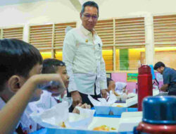 Uji Coba Makan Gratis, Pj Heru: Makanan Dijamin Sehat, Bebas dari Bahan Berbahaya