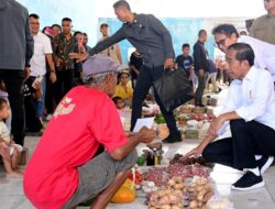 Kunjungi Pasar Rakyat Kefamenanu, Presiden Jokowi Pantau Harga dan Pamit ke Warga