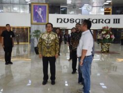 Indonesia Raya Berkumandang di Gedung DPR, Karyawan, Staff Hingga Tamu Berdiri Sikap Sempurna