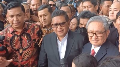 Tak Ditahan Usia Diperiksa 3,5 Jam, Hasto Senyum Sumringah Saat Keluar Gedung KPK