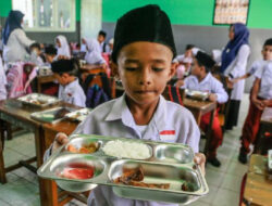 Uji Coba MBG Di Beberapa Titik Gunakan Dana Pribadi Presiden Prabowo, Begini Penjelasan Sufmi Dasco