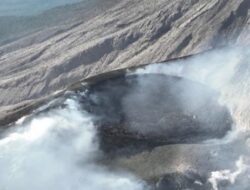 Erupsi Eksplosif Gunung Lewotobi Laki-laki: Kolom Abu Capai 18.000 Meter, Warga Diminta Waspada