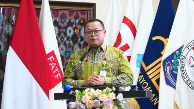 Direktur Utama Bank Kalbar, Rokidi, saat memberikan penjelasan mengenai kebijakan rekening dormant PPATK dan jaminan keamanan bagi nasabah, Minggu (3/8/2025). (Dok. HO/Faktanasional.net)