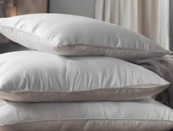 Mitos atau Fakta? Mengungkap Misteri Larangan Duduk di Atas Bantal