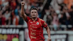 "Persija Jakarta sukses mengalahkan PSM Makassar 2-1 di JIS."