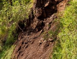 Longsor Tasikmalaya Putus Akses Antar-Kecamatan: Warga Terpaksa Memutar