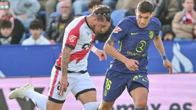 "Atletico Madrid menelan kekalahan pahit 0-3 saat bertandang ke markas Rayo Vallecano."