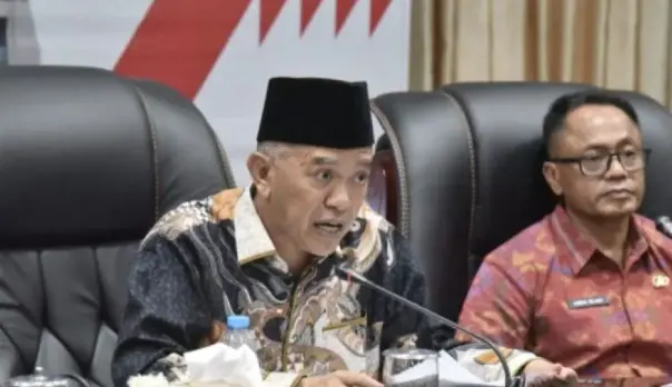 "Wakil Ketua Komisi VIII DPR RI mengingatkan bahaya kelonggaran kewajiban sertifikasi halal bagi produk impor terhadap industri lokal."