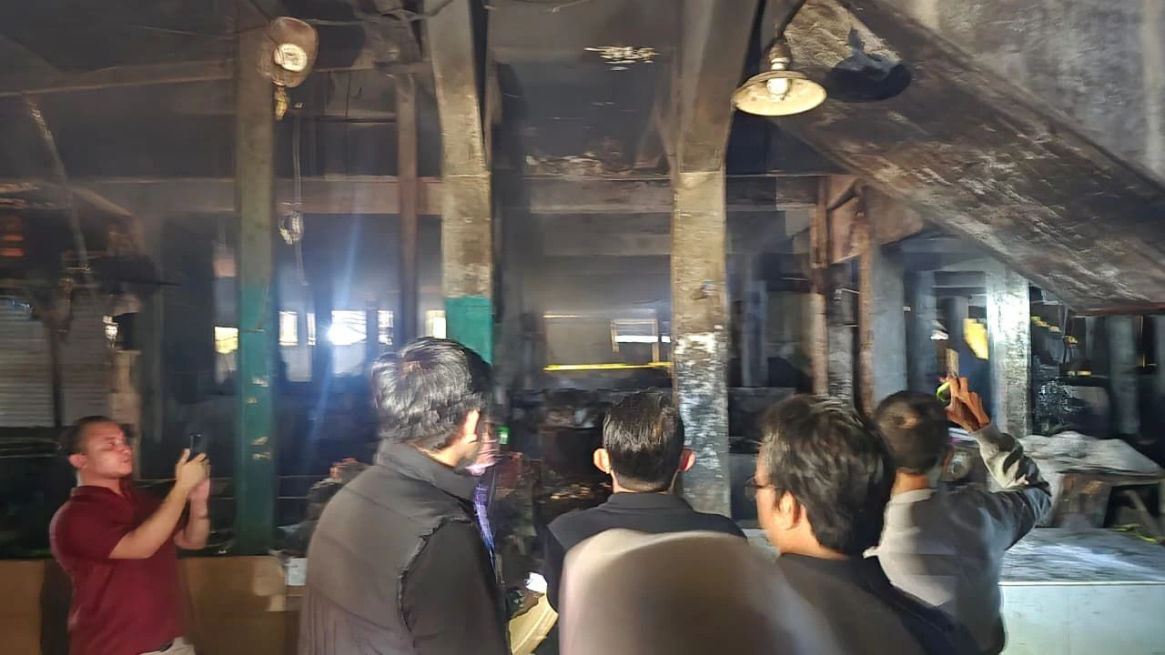 Situasi di pasar rebo.