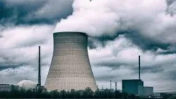 "Indonesia menggandeng Amerika Serikat dan Jepang merancang pembangunan pembangkit listrik tenaga nuklir berupa reaktor modular di Kalimantan Barat.