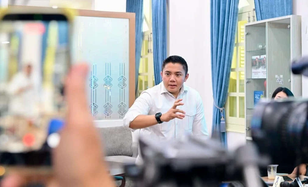 "Presiden Prabowo mengadakan pertemuan dengan pemimpin ormas untuk membahas isu strategis nasional maupun internasional."