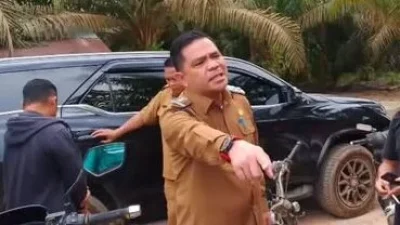 Mediasi Gagal di Kantor, Wabup Landak Temui Karyawan PT SMS di Jalan