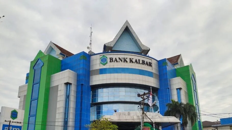 Bank Pembangunan Daerah Kalimantan Barat (Bank Kalbar) secara resmi menyalurkan Kredit Usaha Rakyat (KUR) dengan target plafon mencapai Rp1 triliun di tahun 2026. (Dok. Ist)