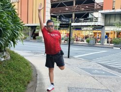 Stamina untuk Demokrasi: Sekjen PDIP Hasto Lari Pagi di Ayala Triangle Makati
