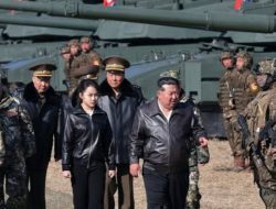 Ketegangan Semenanjung Korea! Kim Jong Un Pantau Langsung Uji Coba Rudal Taktis Hwasongpho-11 Ra