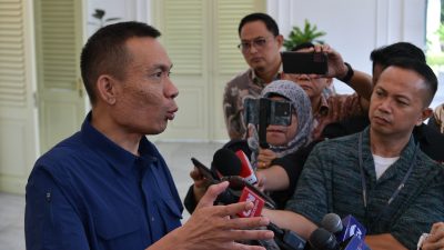 Gunakan Tiga Variabel Uji, Rismon Sianipar Pastikan Ijazah Jokowi dan Gibran Asli