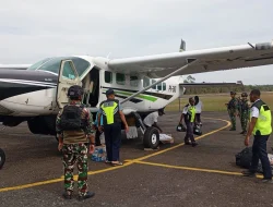 Bandara Bomakia Boven Digoel Kembali Beroperasi dengan Pengawalan Ketat