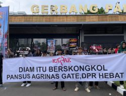 Ricuh Demo di DPR: Massa KAPAK Desak Pembentukan Pansus ‘Agrinas Gate’ Terkait Impor Mobil India