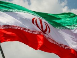 Manuver Kilat 48 Jam Menlu Iran: Putin Siap Pasang Badan, AS Terjepit di Selat Hormuz!