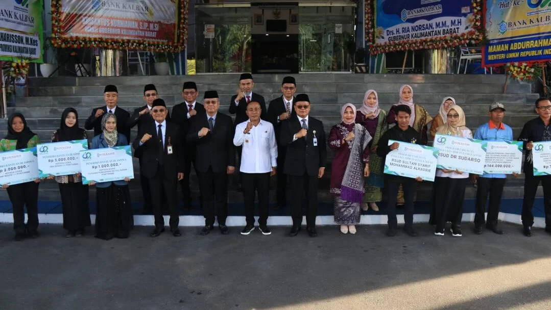 Wagub Kalbar Krisantus pimpin upacara HUT ke-62 Bank Kalbar di Pontianak.