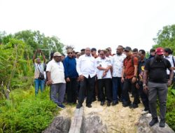 Gubernur Fakhiri Prioritaskan Jalur Barat dan Bandara Serui untuk Dorong Ekonomi Papua