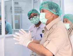 Presiden Prabowo Subianto Tinjau Operasional Satuan Pelayanan Pemenuhan Gizi di Palmerah