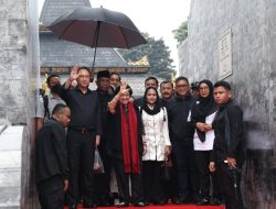 Megawati Ziarah ke Makam Bung Karno di Blitar, Didampingi Putra dan Ratusan Kader PDIP