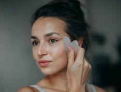 Mengapa Ritual Membersihkan Wajah Sebelum Tidur Wajib Anda Lakukan?