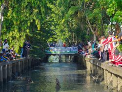 DLH Uji Coba Cairan Fermentasi Demi Tingkatkan Kualitas Air Parit di Pontianak