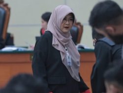 Jalani Sidang Perdana, dr Tifa Didakwa Fitnah Ijazah Jokowi