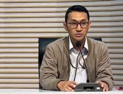 Drama Amplop Dolar: Menhut Raja Juli Terseret Pusaran Kasus Bupati Kuansing