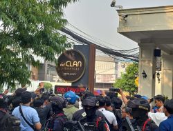 Berlakukan Status Quo Aktivitas di 2 Ruangan Kafe de’Clan Signature, Kortastipidkor Polri dan Polda Metro Jaya Temukan Dolar Amerika dan Singapura